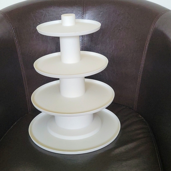 4 Row tier stand - Picture 1 of 3